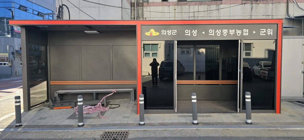 버스정류장 자동문 공사 사진 2